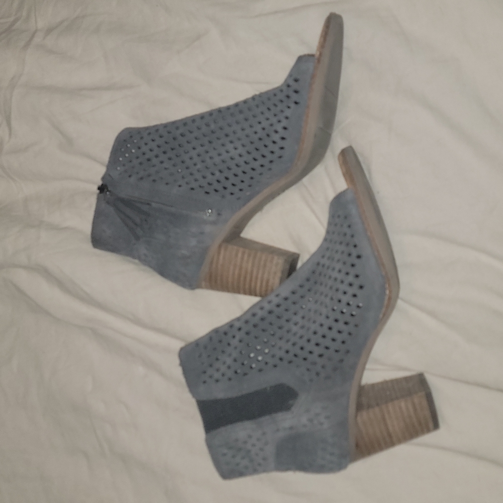 Tom's open toed shoes